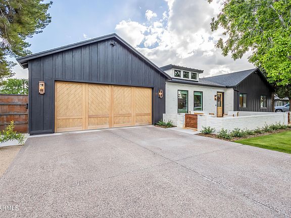 3rd image of 3847 E Highland Avenue