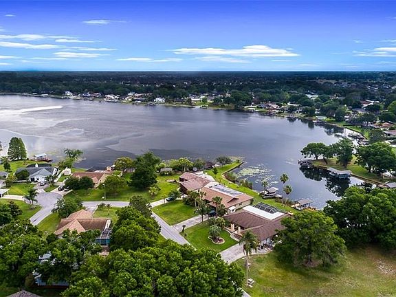 5th image of 22432 Shoreside Dr