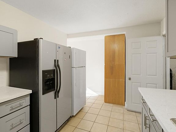 4th image of 1829 Lavonne Ave #2
