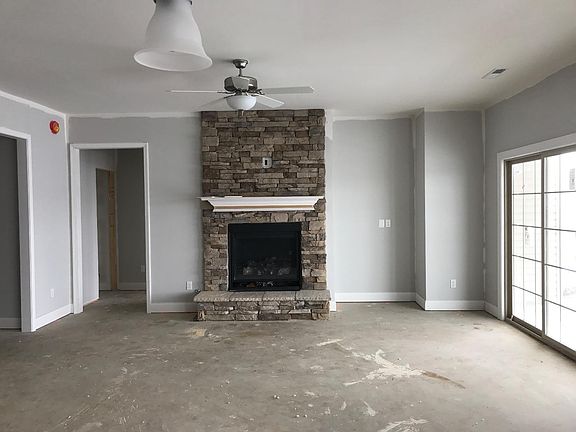 3rd image of 495 Estrella Dr