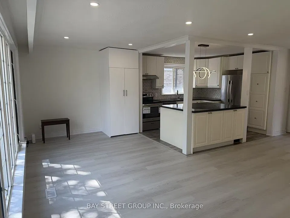 517 Lynett Cres