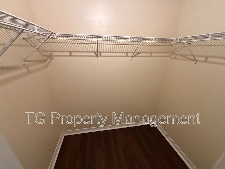 8531 Sturbridge Cir E — Photo 16