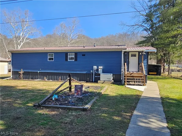 2524 Sycamore Ln, Stockport, OH 43787