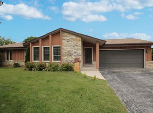 219 Karin Dr, North Prairie, WI 53153