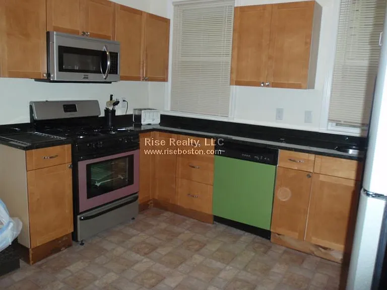 53 Hillside St #3 — Photo 13
