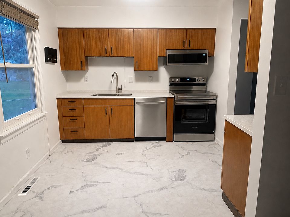1st image of 2634 Seminole Dr