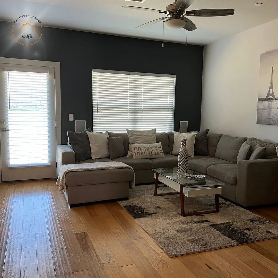 3 bed, 2.5 bath, 1778 sqft, $2,100 — Photo 3