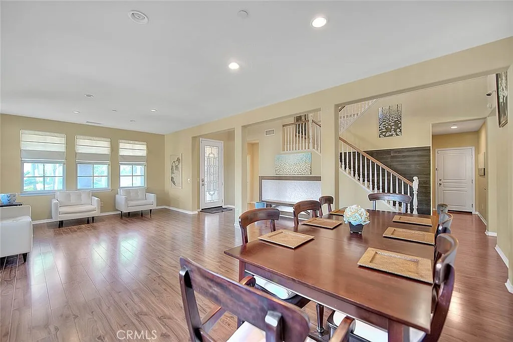 5 bed, 3806 sqft, $5,500 — Photo 4