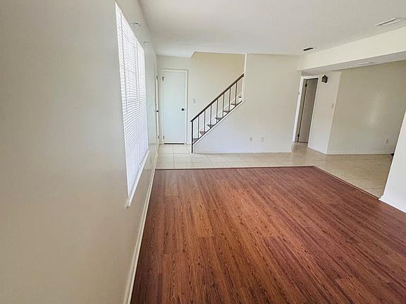 5th image of 919 Lausanne Dr