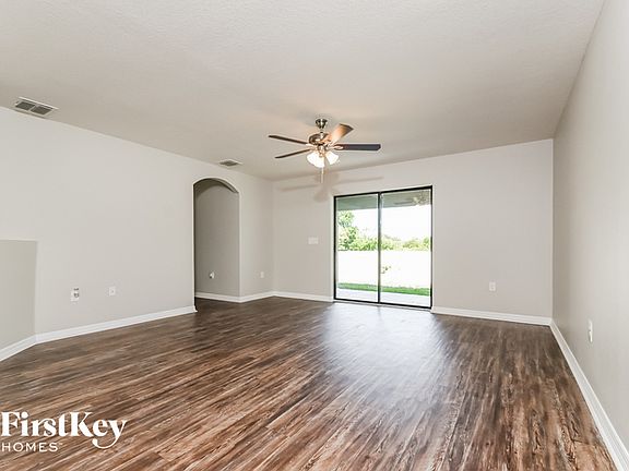 2nd image of 724 Chatham Walk Dr
