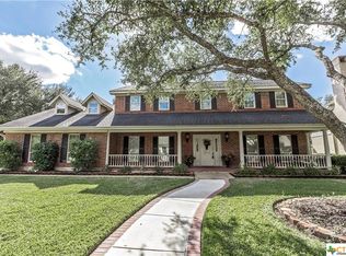 6115 Country Club Dr, Victoria, TX 77904