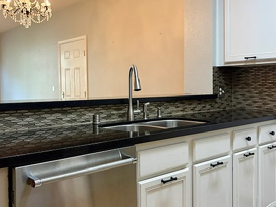 Open Kitchen with Breakfast Bar