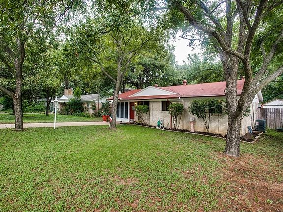 3rd image of 1809 Dogwood Dr