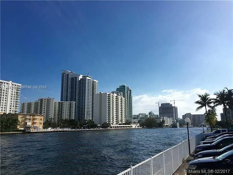 Oceanview Park Condo — Photo 1