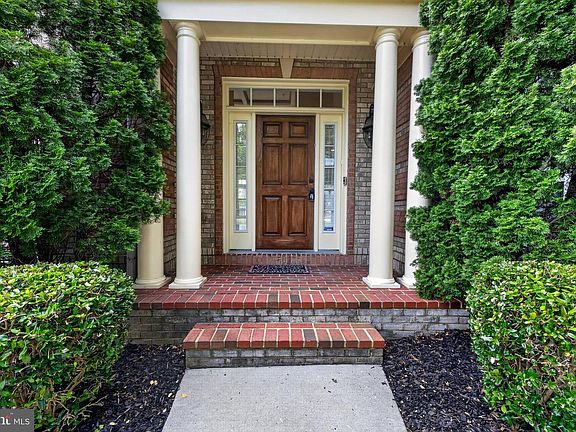 5th image of 15404 Symondsbury Way