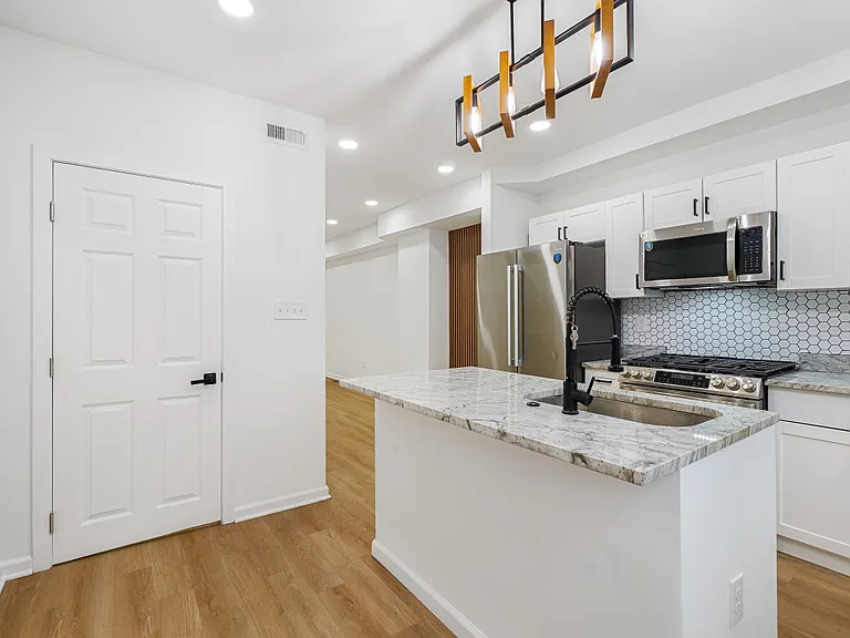 1721 L St NE — Photo 12