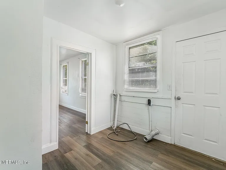 1018 W 23rd St — Photo 14
