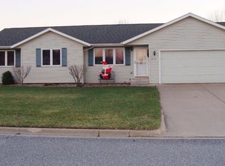 414 Walden Pl E, Holmen, WI 54636