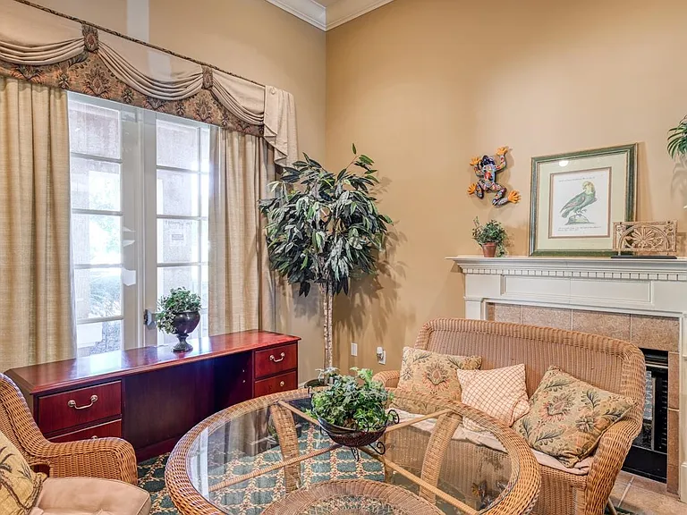 605 Fairway Dr #305 — Photo 16
