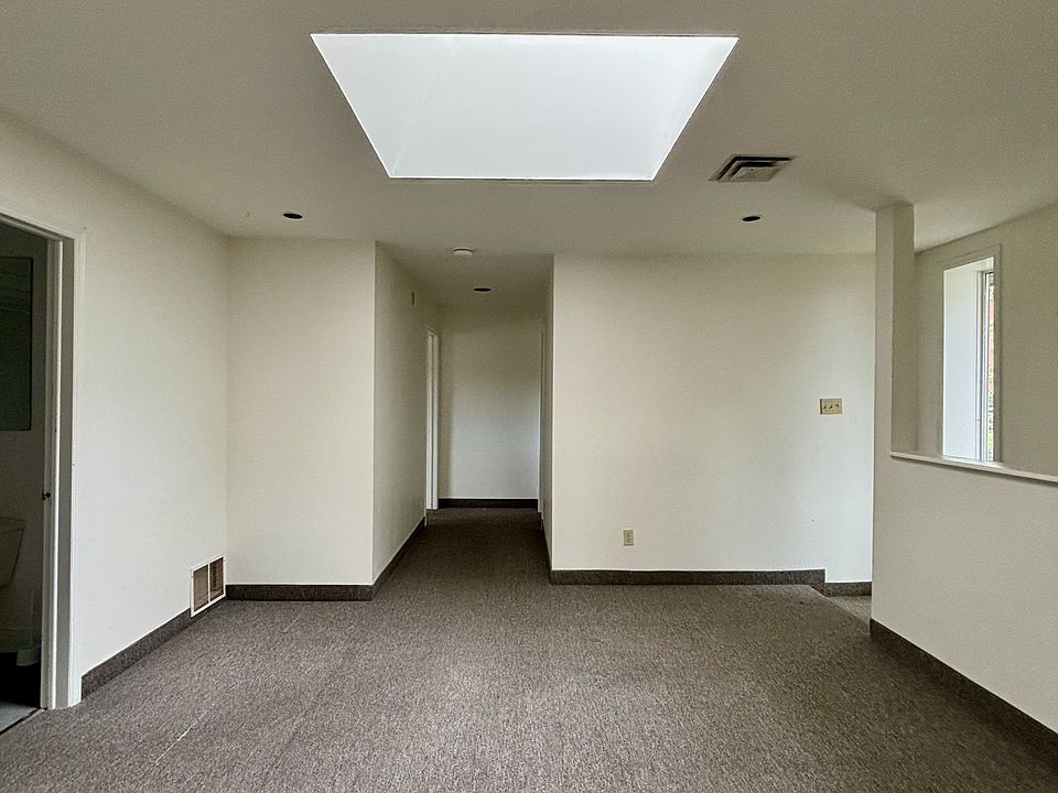 Building Photo 3