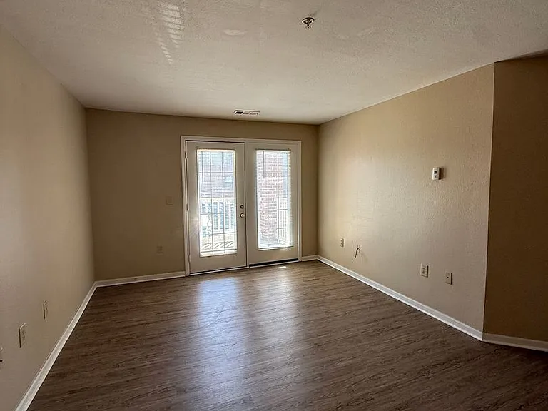 Highlands Apts — Photo 18