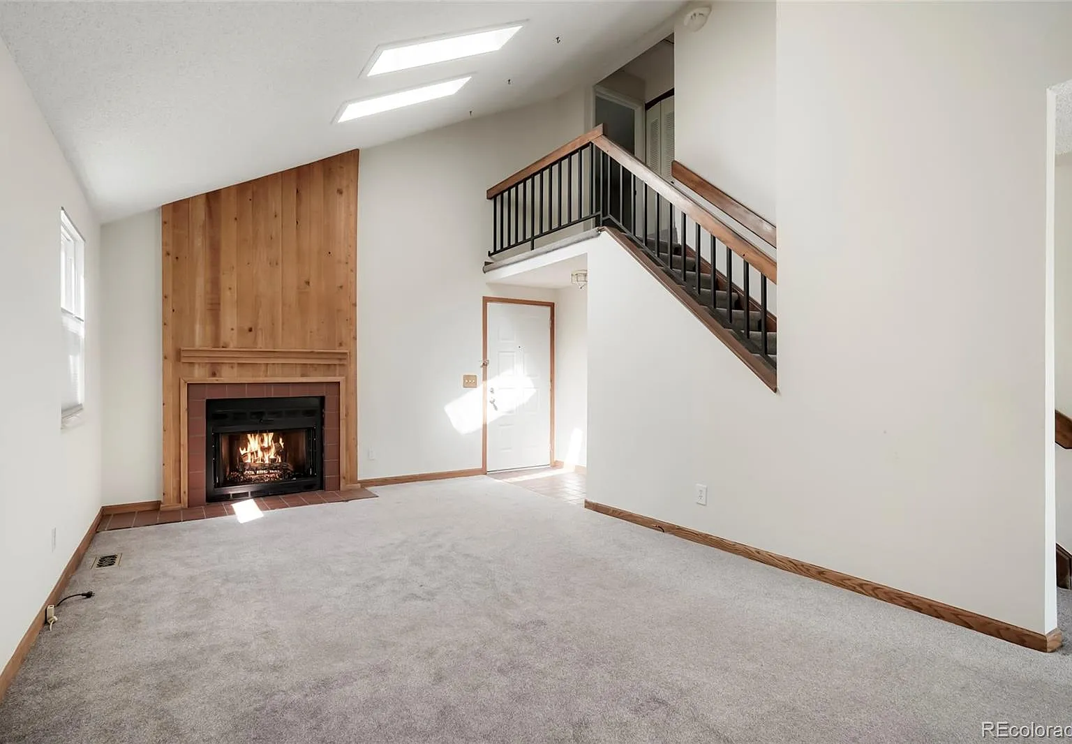 3 bed, 2.5 bath, 1344 sqft, $2,500 — Photo 2