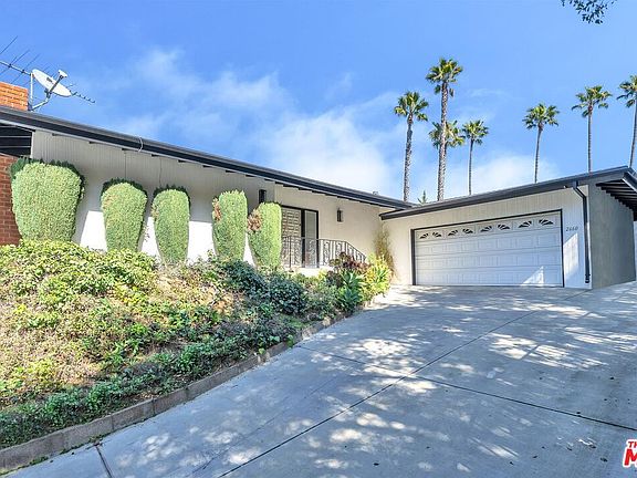2nd image of 2660 Charl Pl