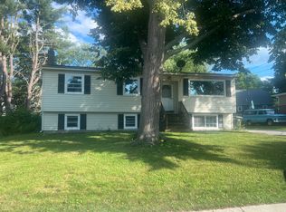19 Cleveland Cir, South Portland, ME 04106