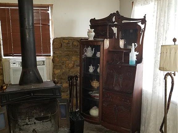 5th image of 354 Forest Hill St