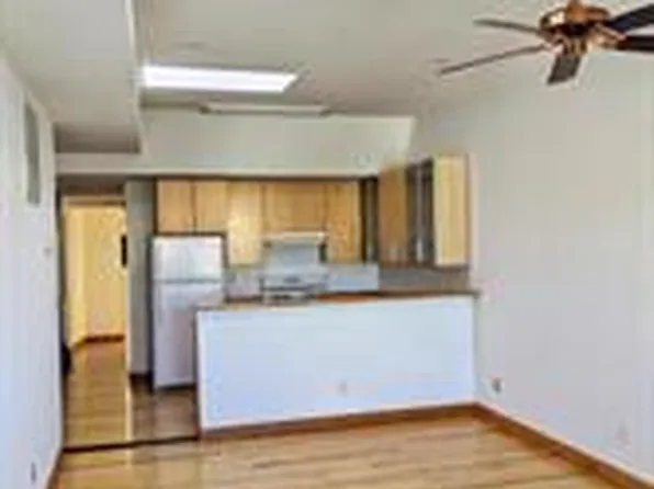 1203 Green St Floor 3, Philadelphia, PA 19123