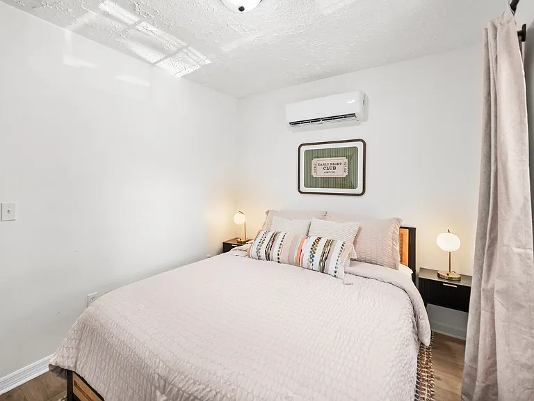 145 W 10th St #B — Photo 6