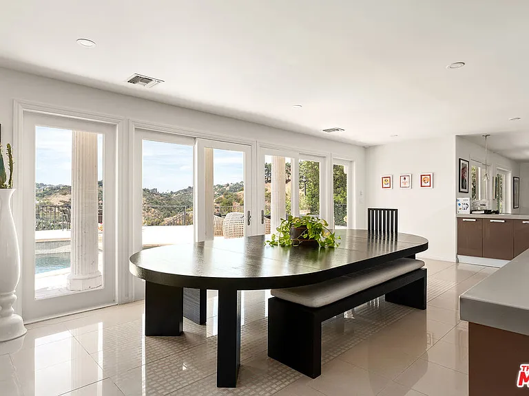 8020 Zeus Dr — Photo 10