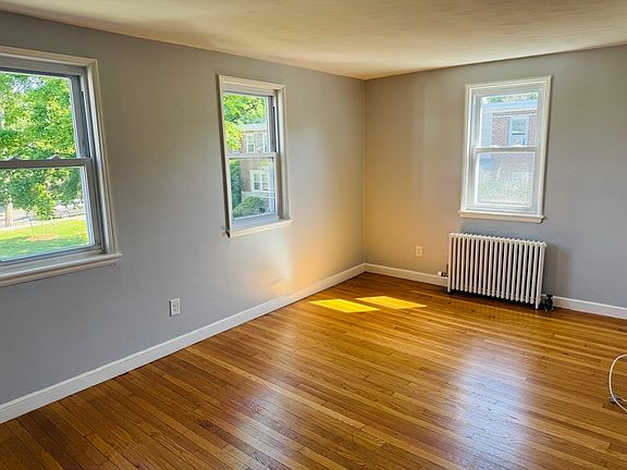 3rd image of 32 Newman Rd APT 3
