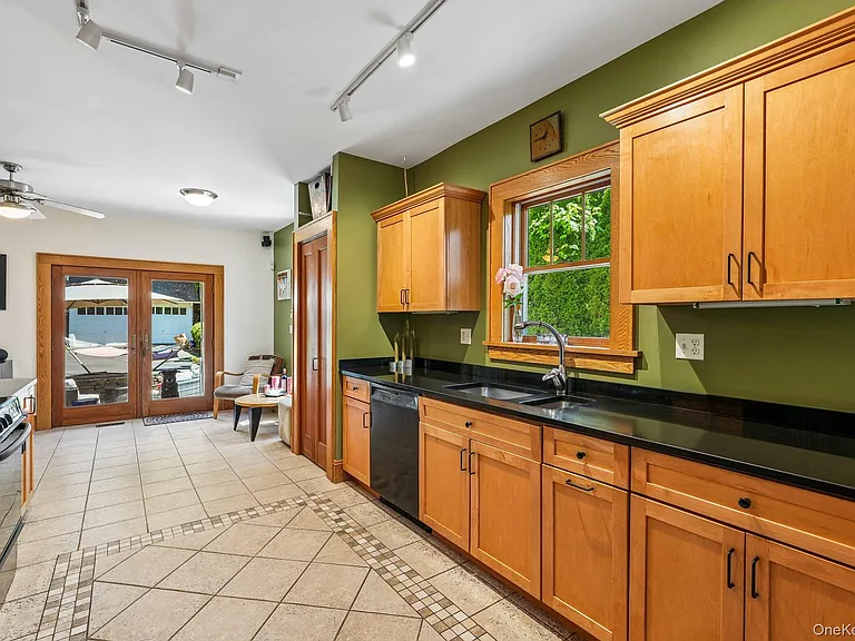 281 Piermont Ave — Photo 16