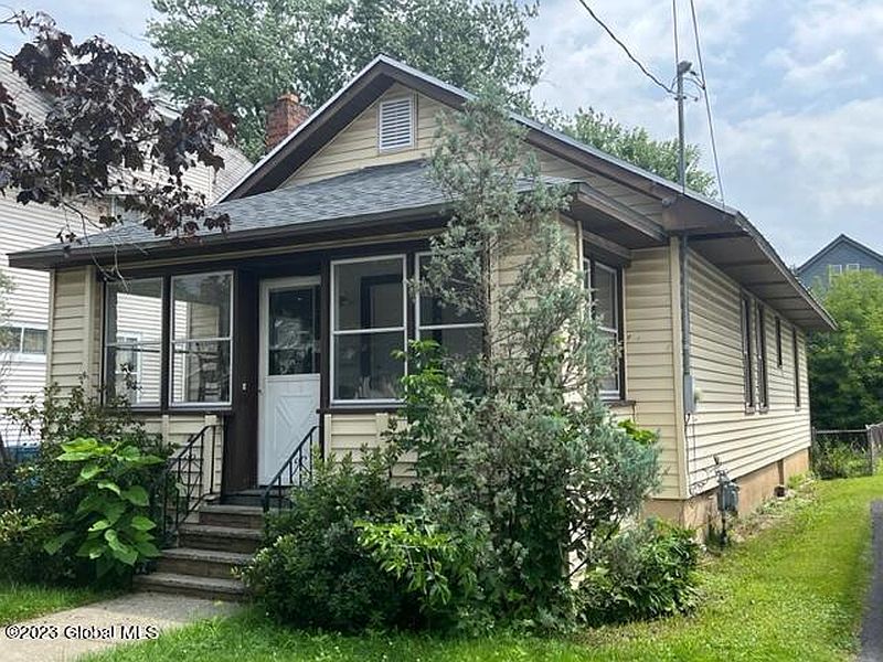 3rd image of 22 Glendale Avenue