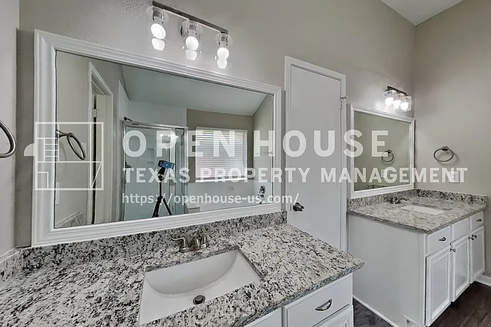 2222 Friarwood Trl — Photo 12
