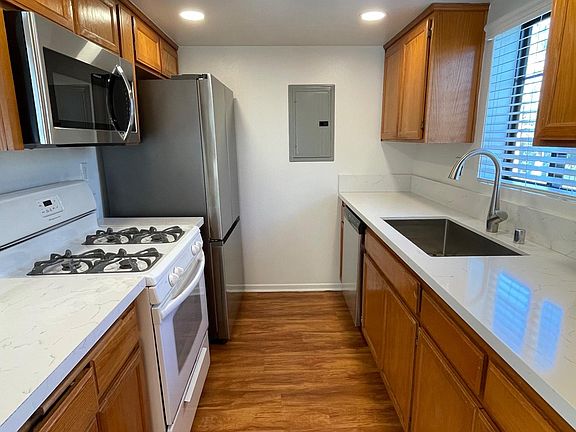 4th image of 12451 Pacific Ave #8b68f5837