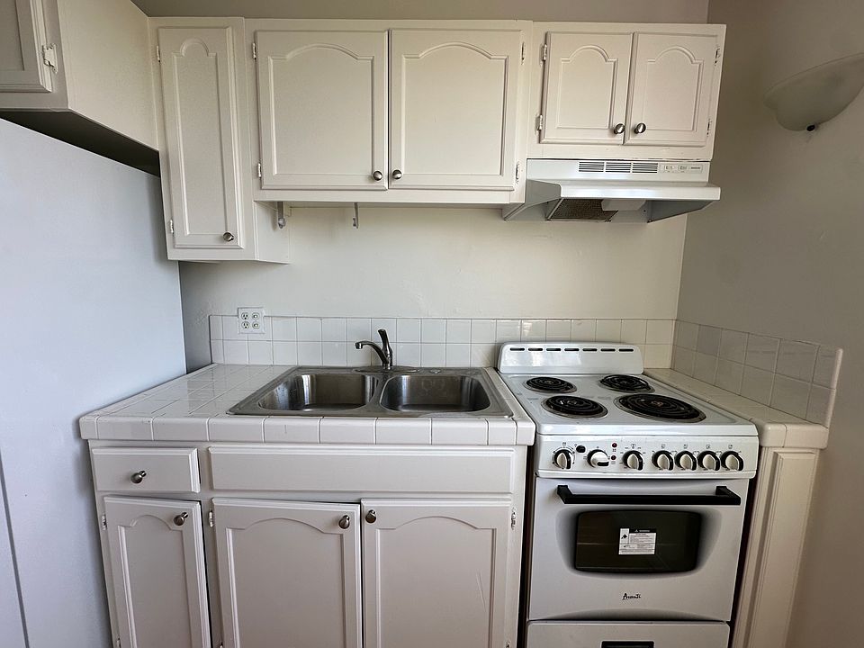 1st image of 617 Illinois Ct APT 18
