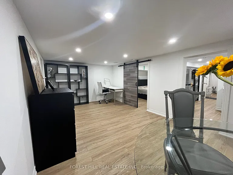 960 Briar Hill Ave #BASEMENT — Photo 7