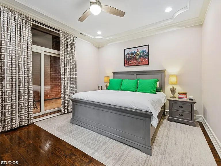 2243 W Irving Park Rd #2W — Photo 8