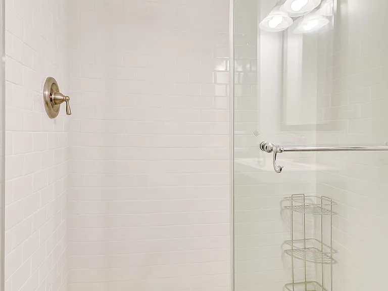 409 Constitution Ave NE #1 — Photo 18