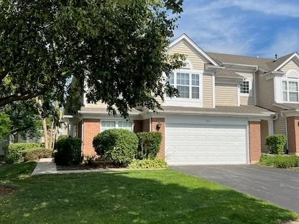 372 S Crown Ct, Palatine, IL 60074