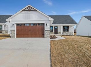 6847 Genesis Way, Bettendorf, IA 52722