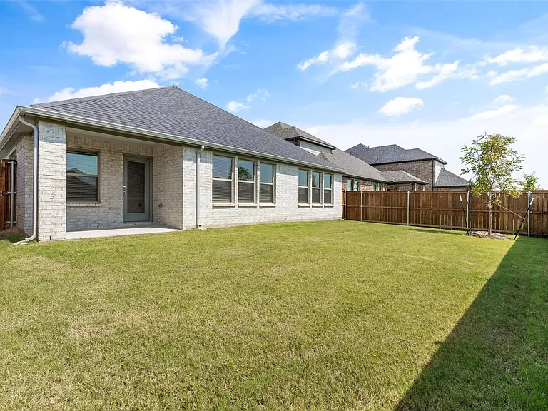 216 Arrow Wood Rd — Photo 11