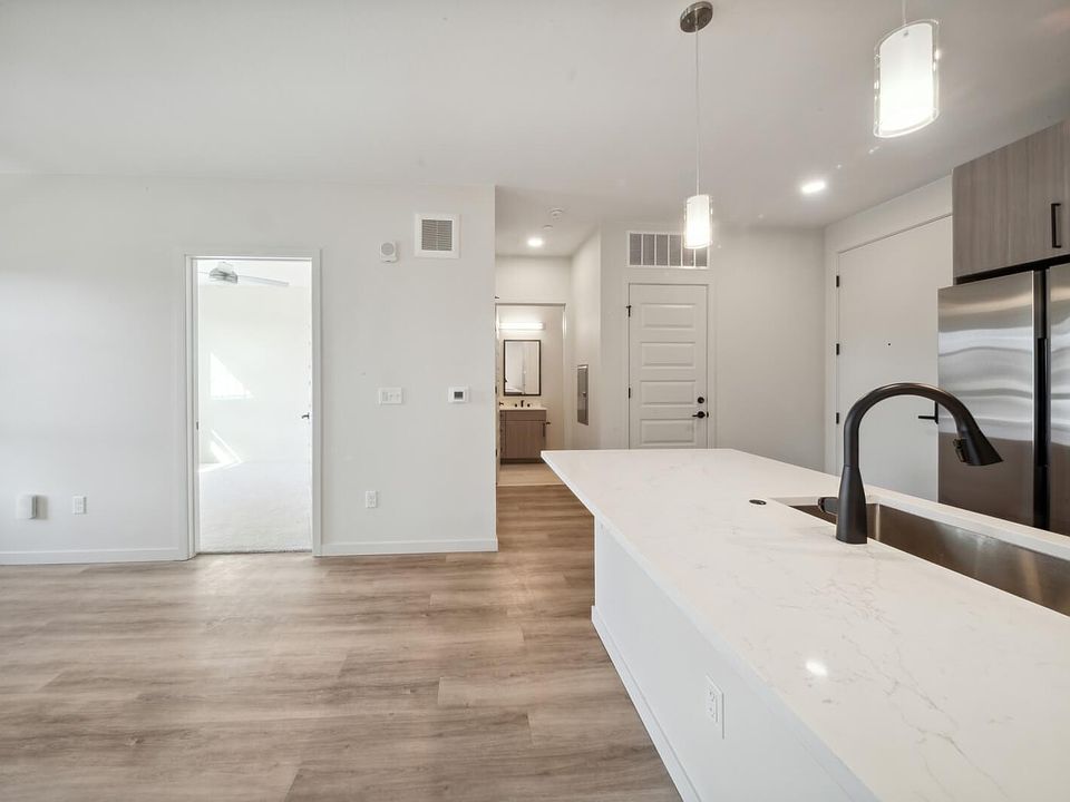 1st image of 101 W Alameda Ave