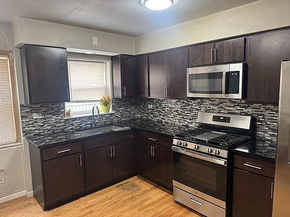 2nd image of 8156 Walsh Ln