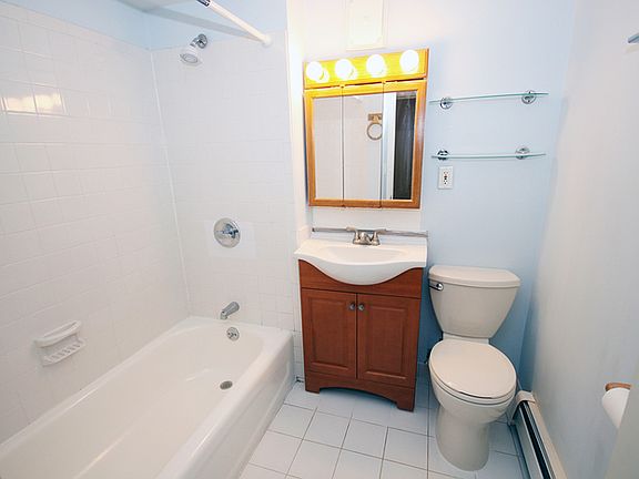 4th image of 122 Highpoint Ave