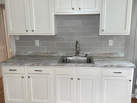 2nd image of 1142 Reynolds Ave Floor 1