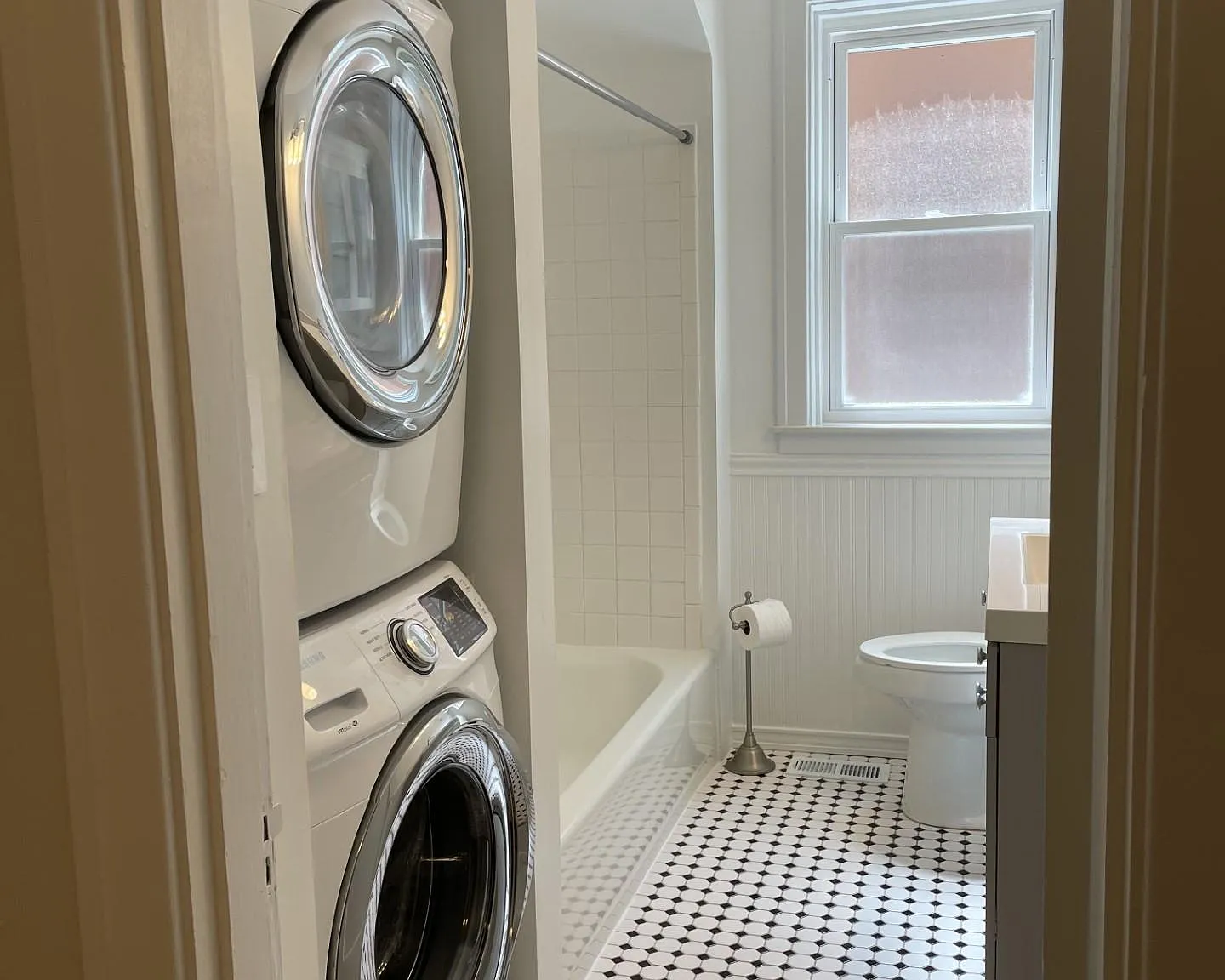 2 bed, 1390 sqft, $1,950 — Photo 1