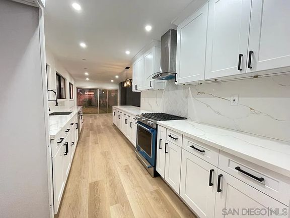 4th image of 1395 Lightview St